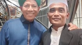 Ferry Arbania bersama Habib Segaf Baharun Potoh Kiai Muhammad Rowi Pengasuh Ponpes Dalwa Bangil dalam sebuah acara silaturrahim