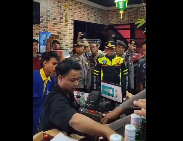 Saat giat operasi pekat 2 hari lalu, Polres Sumenep amankan puluhan miras namun sampai saat ini masih tetap beroperasi sampai pagi 