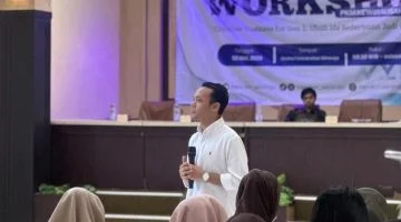 Romli Tekankan Optimisme dan Lingkungan Positif dalam Workshop PKM Wiraraja